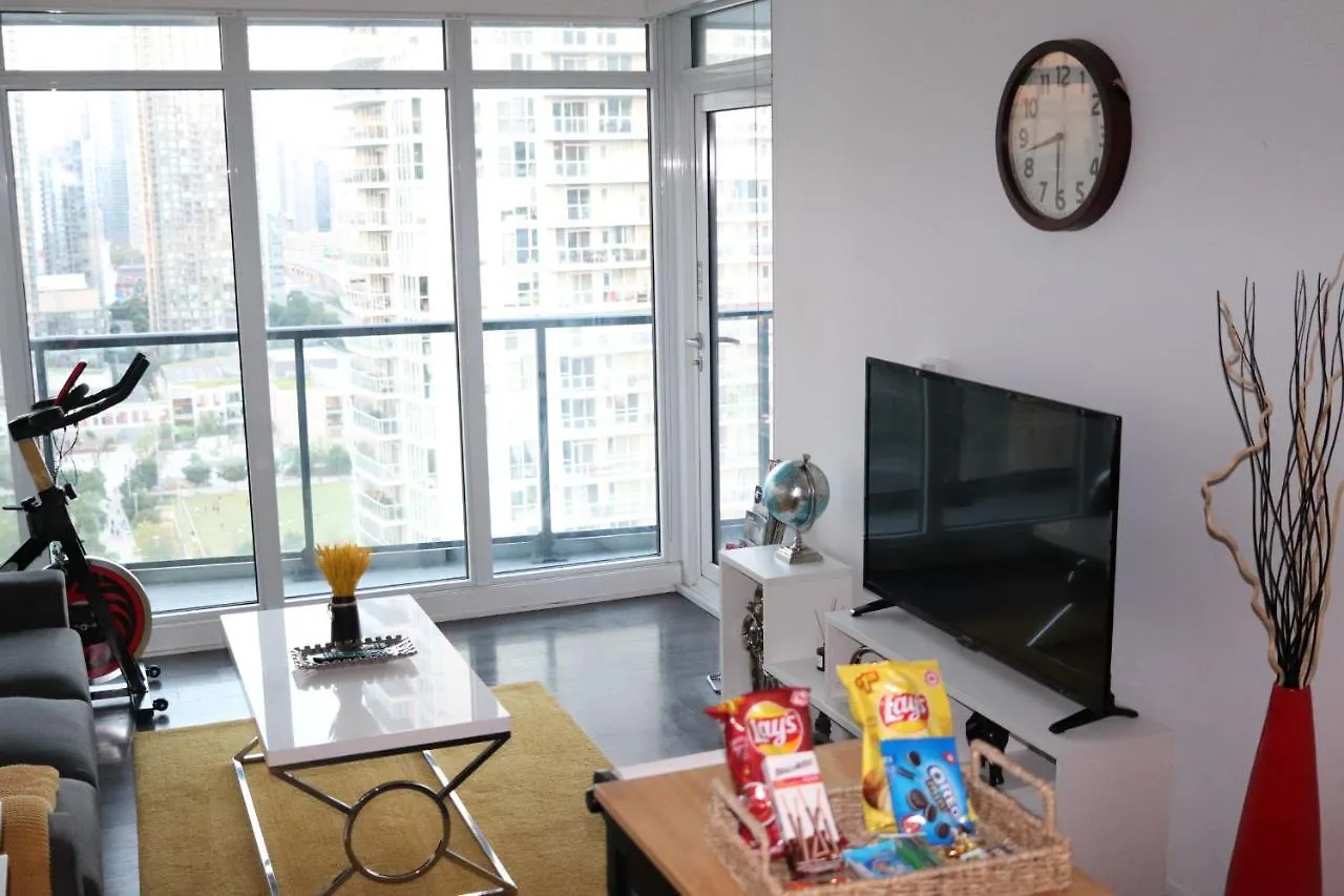 Luxurious Downtown Condo With Breathtaking Lake And Cn Tower Views In The Heart Of A Vibrant Neighbourhood Toronto